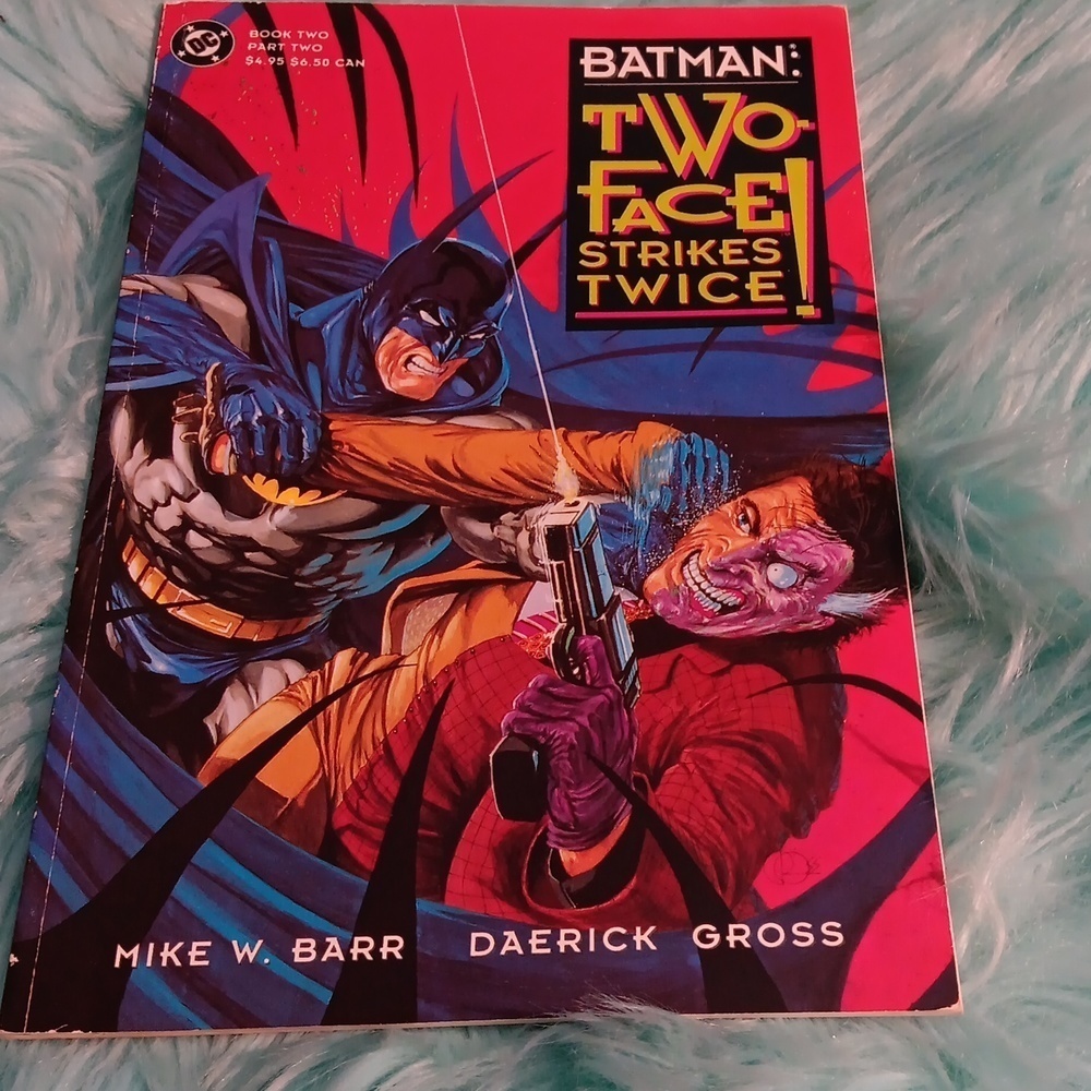 Batman comics set 2  two face strikes twice DC comics - Picture 2 of 4